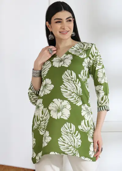 Women's Elegant Black Floral Print Short Kurti