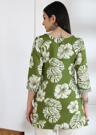 Women's Elegant Black Floral Print Short Kurti